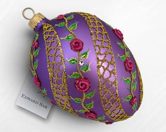 Purple Egg | Floral Wreath | Hand-decorated glass Christmas bauble | Glass Christmas ornaments | Faberge-style eggs