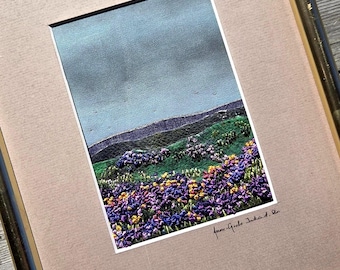 Paesaggio in miniatura incorniciato / Dipinto norvegese in fibra / Scena di montagna con fiori selvatici / Piccola decorazione da parete / Arte scandinava vintage