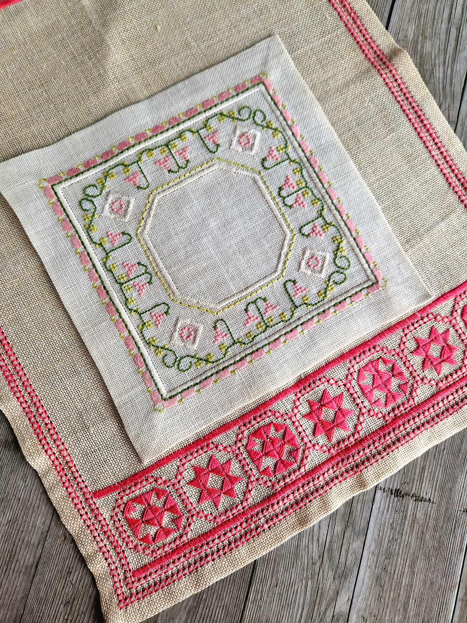 ヴィンテージ刺繍リネンパネル 2枚セット | 北欧風テーブルクロス 