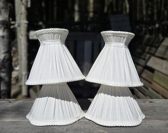 Set di 2 paralumi vintage plissettati / Paralumi in cotone bianco con clip / Illuminazione in stile cottagecore, arredamento boho / Coprilampade in tessuto morbido