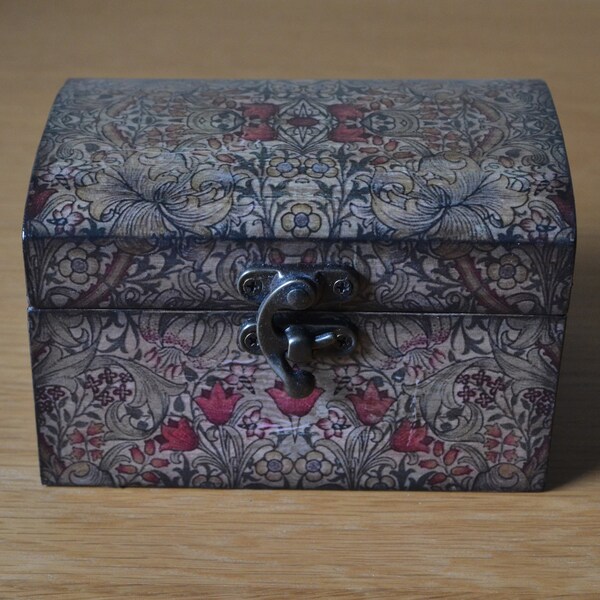 Boîte à bijoux in de stijl van William Morris