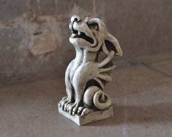 mini gargouille "Patty" petite figurine de 8.5 cm - Patty the mini gargoyle short figurine measuring 3.35"