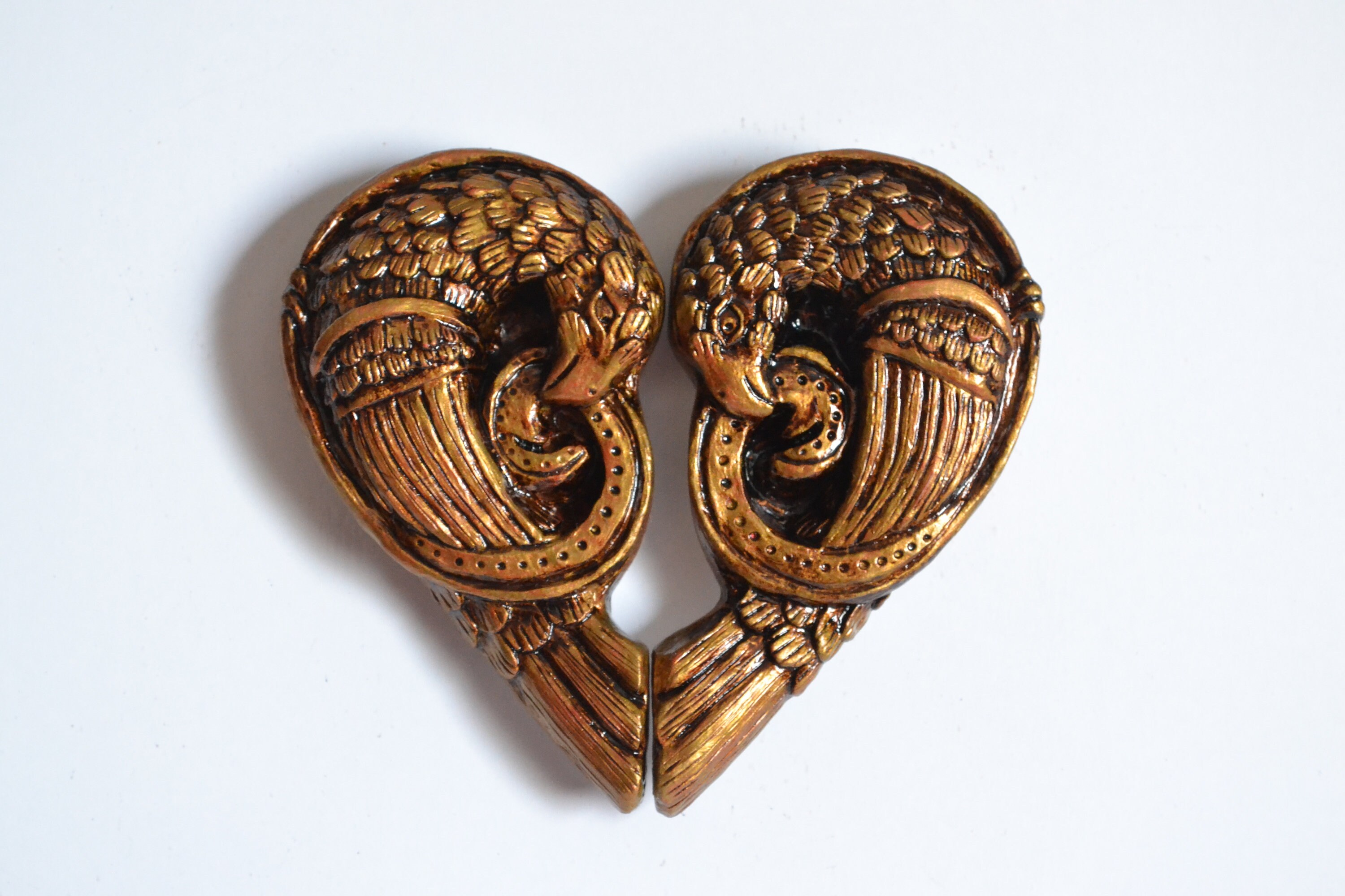 2 Magnets Gothiques Couple d'oiseaux en Bas Relief - Two Birds in Love Gothic Magnets