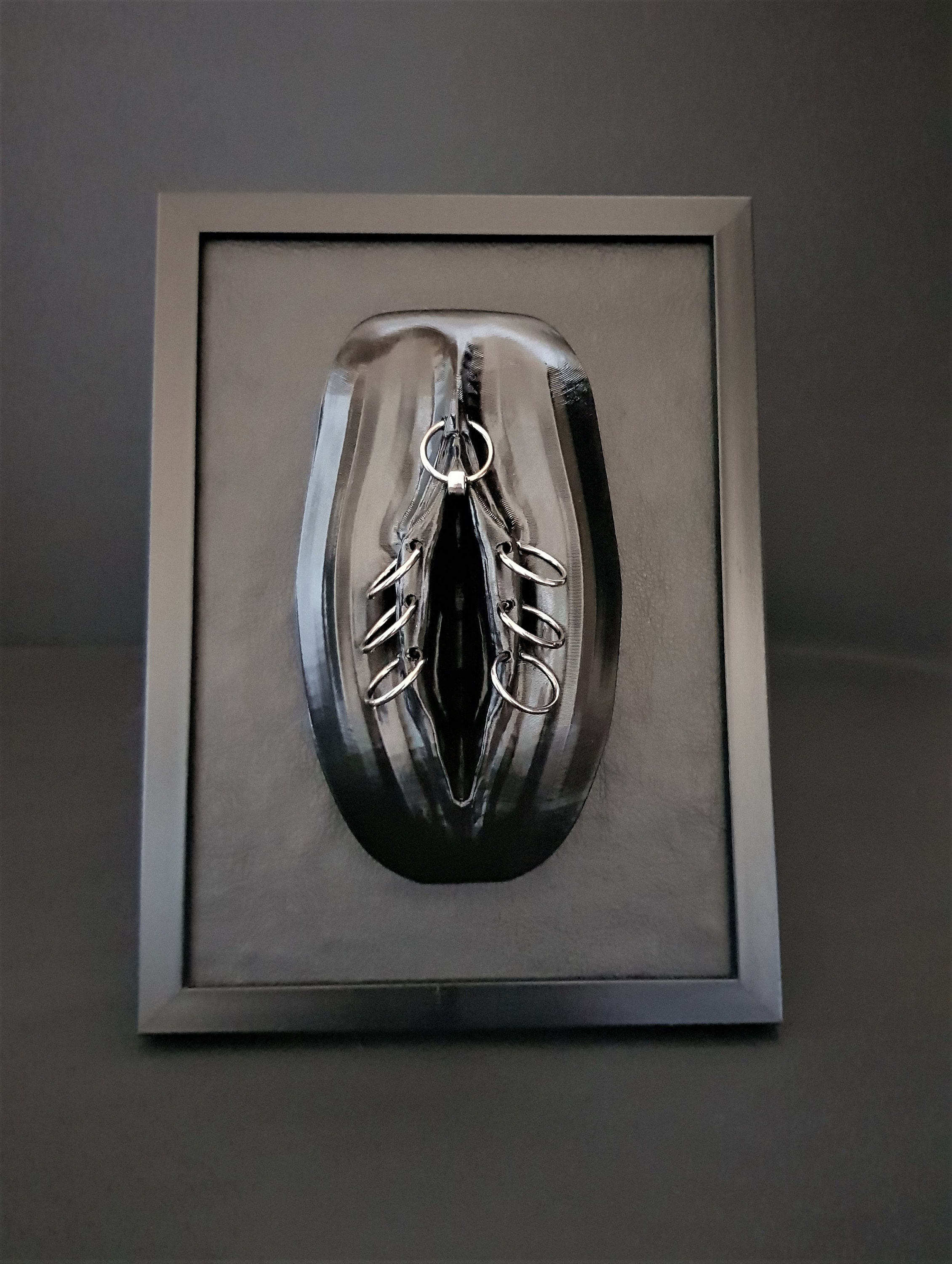 Multi doorboorde Vagina 3D Art Sculpture Erotische Vulva