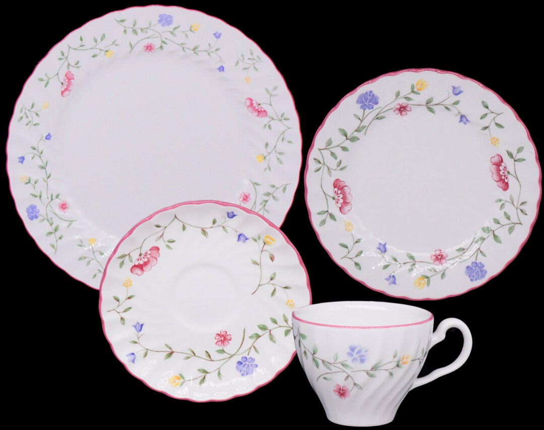 Johnson Bros summer Chintz Dinnerware Set Dinner/bread Plate Saucer and