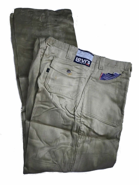 Vintage Khaki Beige Levi’s Corduroy (10”) Bell Bot