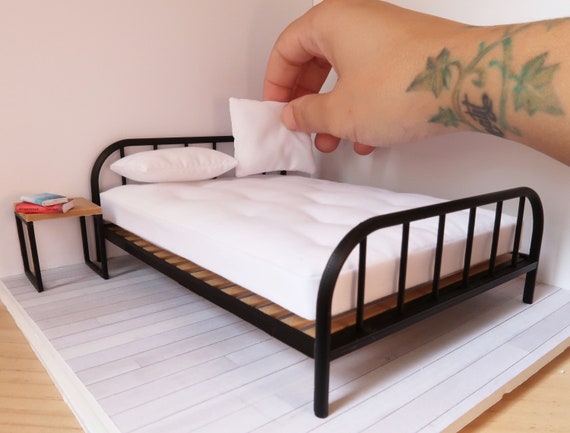 1:25 Escala Juguete Cama Edredón Almohada Estilo Europeo 1:25 Escala Juguete Cama Edredón Almohada Estilo Europeo