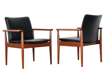 Finn Juhl Pair of Teak "Diplomat" Chairs Model 209, 1960s