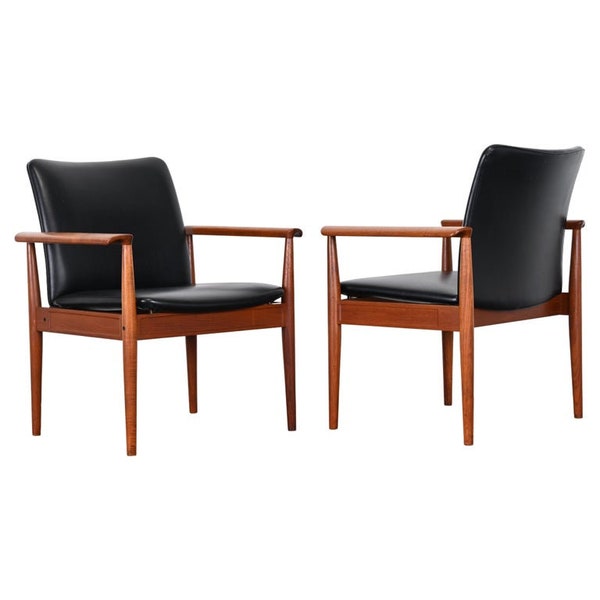 Finn Juhl Pair of Teak "Diplomat" Chairs Model 209, 1960s