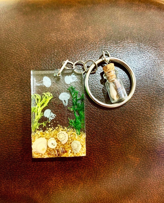 Cute keychain, resin keychain, ocean keychain, jellyfish keychain, gift ideas, sea beach keychain.