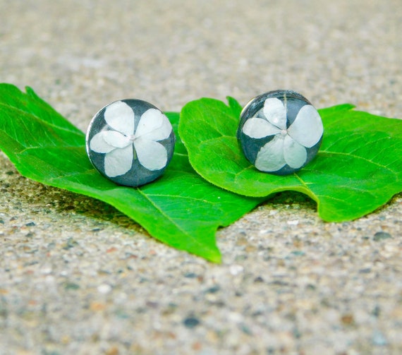 Resin Earrings Stud Earrings Resin Jewelry , Real flowers earrings, gift ideas , for her, hydrangea flowers.