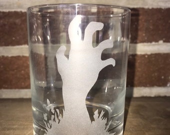Halloween, bicchiere da mano inquietante, bicchiere da whisky di Halloween personalizzato, bicchiere di Halloween, festa di Halloween, film horror, bicchiere da mano inquietante