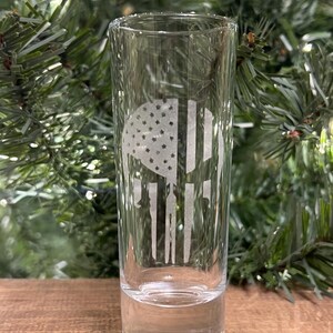Skull Beer Glass, Flag Skull Barware, Customized Skull Mug, Etched Beer Steins, Gift for Beer Lover, Patriotic, USA, Personalized Shot Glass