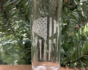 Skull Beer Glass, Flag Skull Barware, Customized Skull Mug, Etched Beer Steins, Gift for Beer Lover, Patriotic, USA, Personalized Shot Glass