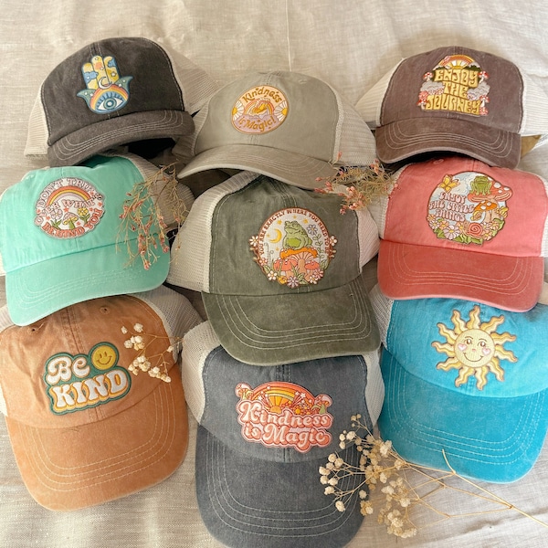 Gorra de béisbol estilo camionero con parche bordado. ¡Elige el color del parche y la gorra! Un bonito regalo bohemio.