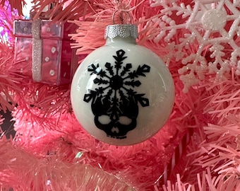 Glossy White Christmas bauble Dead Snowflake