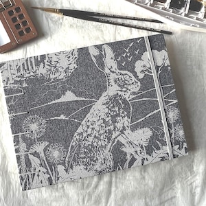 Quaderno da disegno fatto a mano con dorso esposto e disegno di coniglio bianco - Dimensioni A5/A6/A7 - Carta da 150 g/m² - Orizzontale/Verticale