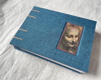 Op Leonardo geïnspireerd boomvrij schetsboek met linnen omslag en papier met wilde bloemen