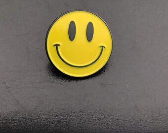 Smiley Face Harvey Ball, Rave Dance culture pin badge