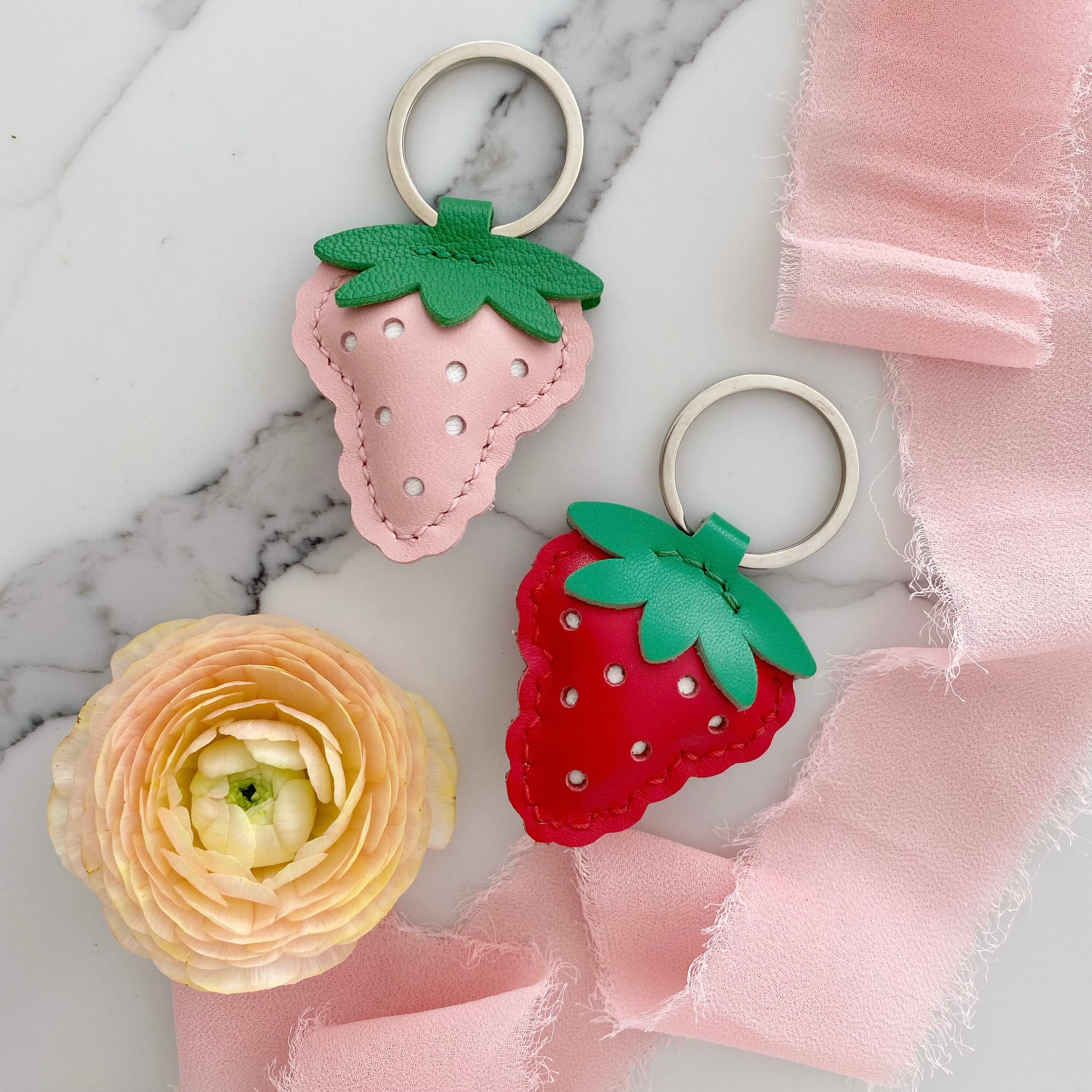 BOOFIRE Keychain Handmade,Hand Knitted Strawberry Bag Ornament,Backpack Ornaments for Girls,gift for Her Kids Birthday Graduation (1pcs)