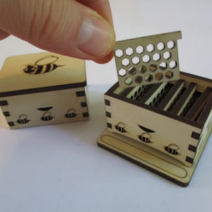 Lasergesneden je eigen Tiny Toy Honey Bee Hive-SVG voor Glowforge