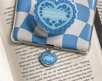 Ciondolo per e-reader Hopeless Romantic / Tappo antipolvere a forma di cuore blu