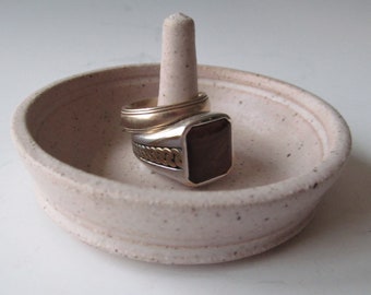 Porte-bague en céramique fait main en poterie