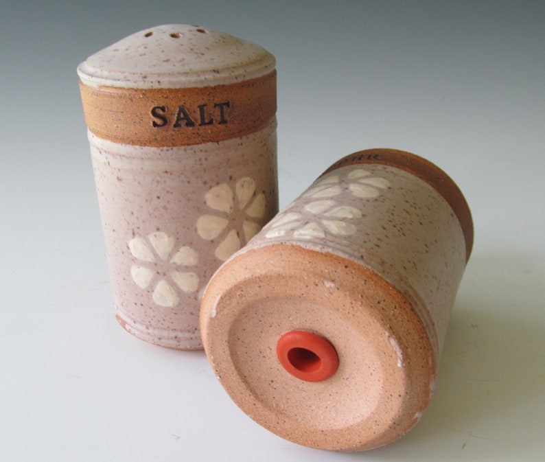 Ceramic Pottery Stoneware Handmade Wheel-thrown Salt and Pepper Shakers One of a Kind Bild 3