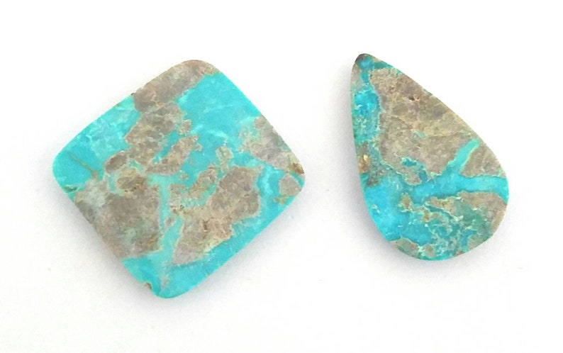 2 pcs 100/% Genuine Turquoise Cabochons 25-29mm