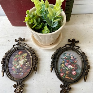 Pair of Vintage Victorian style ornate oval brass frames with still floral prints, small floral frames, wall decor, Italian, gallery wall