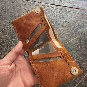 Portafoglio in Pelle Fatto a Mano – Porta Carte – Organizzatore in Pelle Vera – Design Slim & Elegante – Regalo per Lui o Lei