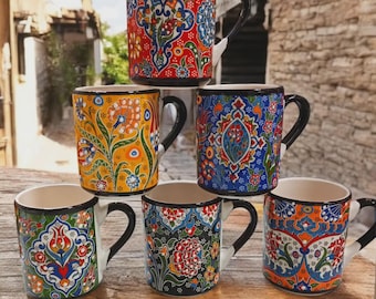 Set van 6 Handgemaakte Keramische Etnische Mokken – 290ml Kleurrijke Koffie- en Theekopjes – Boho Rustieke Decoratie – Uniek Geschenk