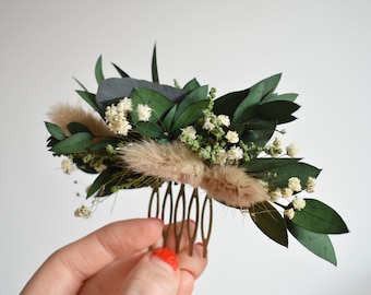 Eucalyptus and gypsophila comb with bunny tails