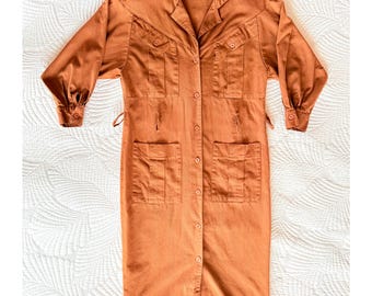 Vestido camisero midi utilitario estilo safari vintage de los años 70 de Howard Wolf / Hecho en EE. UU.
