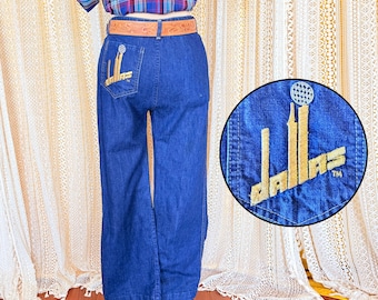 Vintage 70-tals amerikansk denim Dallas Texas Souvenir broderade vida jeans storlek 16 (modern 8-10)