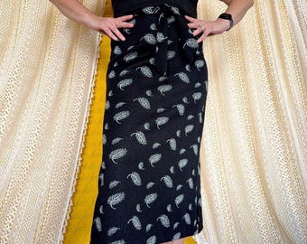 Falda midi con cinturón de plumas negras y plateadas estilo bruja Whimsigoth de los años 70 de Joyce