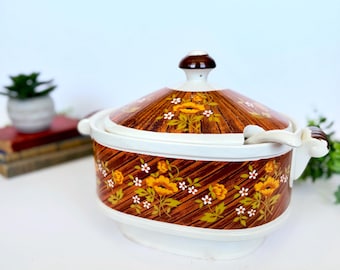 Cacerola vintage de los años 70, estilo cottagecore con estampado floral, con tapa y cucharón. Fabricada en Japón.