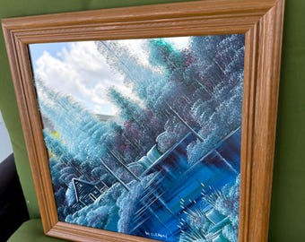 Escena invernal de cabaña azul y blanca pintada a mano vintage sobre espejo, obra de arte firmada y enmarcada.