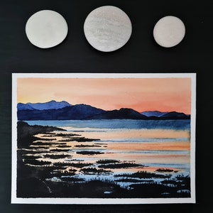 Pintura original de acuarela "Sykkylven Sunset" // A6 // Handmade Tiny Art // Postal // Decoración de pared // Mood Board // Inspirational Workspac