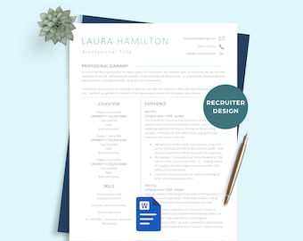 Puede incluir: Una plantilla de currículum profesional con un diseño limpio y secciones para educación, experiencia y habilidades. El documento incluye texto de relleno, un bolígrafo dorado y un icono de Word azul. Una insignia circular dice RECRUITER DESIGN.