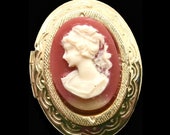 Vintage Cameo Locket Victorian Lady Photo Keepsake Gold Pendant Necklace