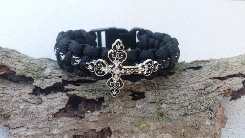 birthday gift! Ladies black and white paracord cross bracelet wedding gift