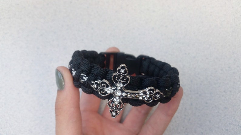 birthday gift! Ladies black and white paracord cross bracelet wedding gift