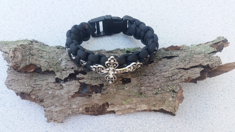 birthday gift! Ladies black and white paracord cross bracelet wedding gift