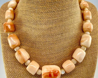 Vintage Pink Queen Conch Shell Necklace 21” Graduated Large Barrel Beads