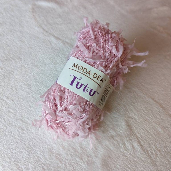 Moda Dea Tutu Yarn in Petal Pink