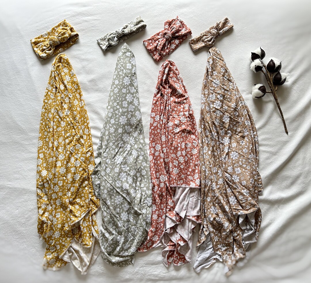 Soft Bamboo Swaddle Blanket Set Cute Girl Hospital Announcement Photo