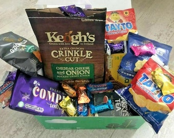 St.Patrick's Day XXXL Irish Luxury Large Snacks Gift Box,Irish Hamper,Irish Treat Box,Gift Hamper, Love Ireland ,Candy Chocolate Crisps Tea