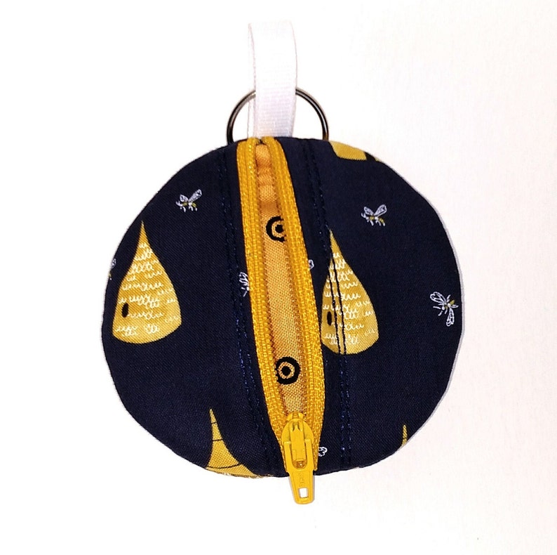 Bee Hive Coin Purse, Hive Coin Pouch, Change Purse, Zippered Coin Purse, Key Purse, Circle Zipper Purse, Bee Coin Purse, Ear Bud Pouch afbeelding 5