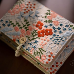 Diario personalizado A6 A5 con bordado de flores, libreta portátil hecha a mano, cuaderno con flores rellenables, libro de lácteos, regalo para ella